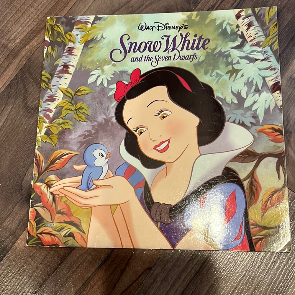 Disneys Snow White book